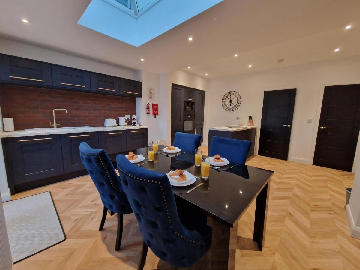 3 Bedroom Stylish Merthyr *