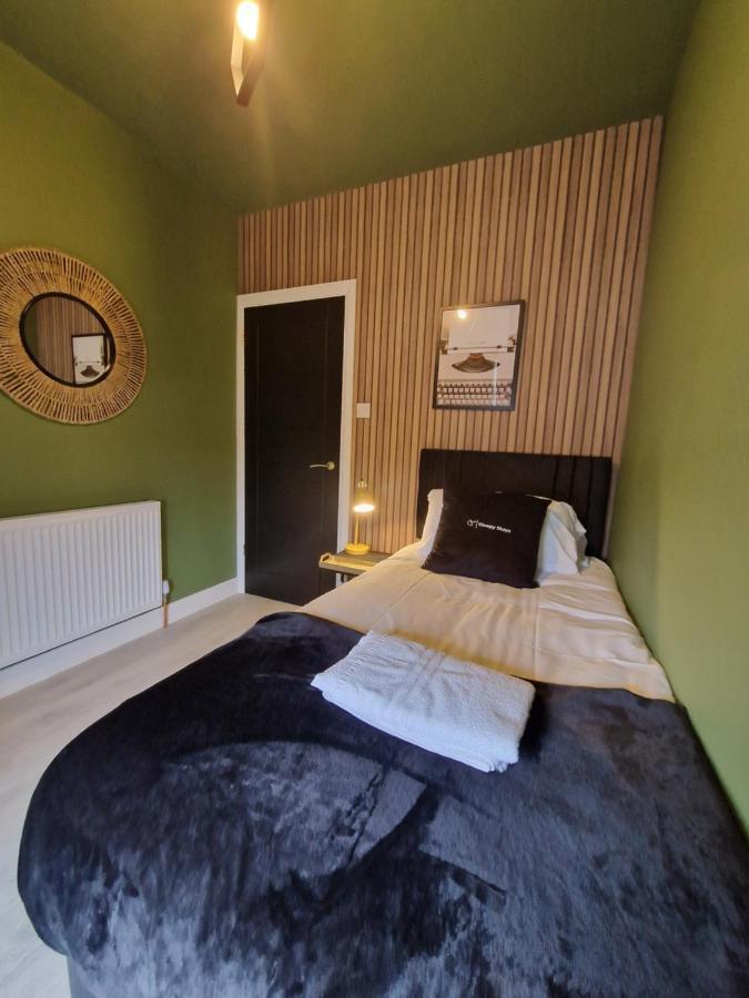 3 Bedroom Stylish Merthyr *